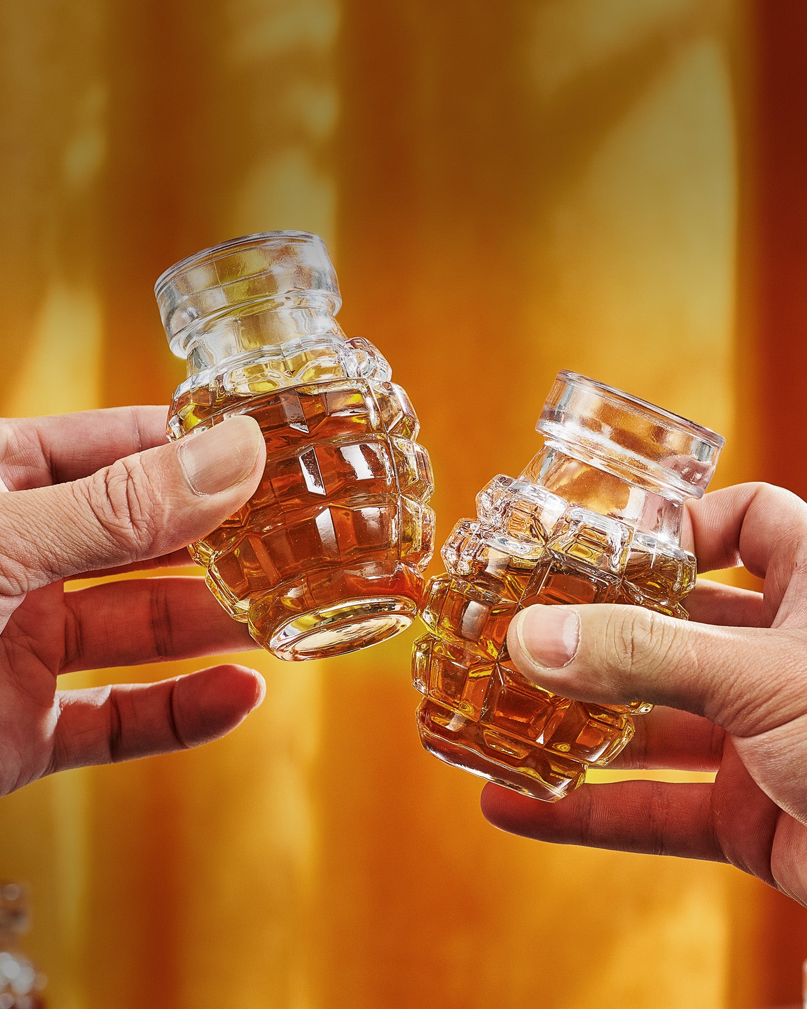 Kollea Novelty Whiskey Decanter Gift Set with 2 Grenade Glasses for Men